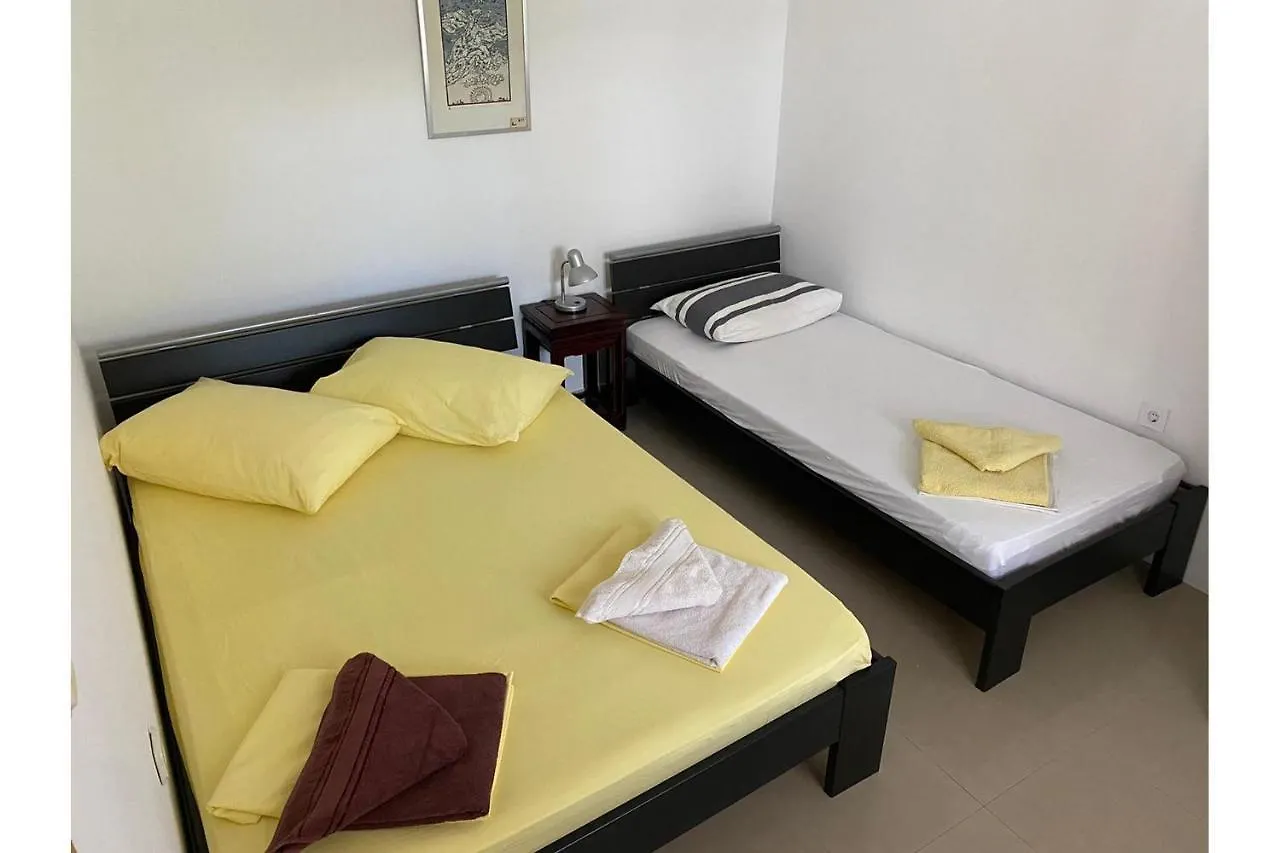 Apartment Nuka - One Bedroom Apartment With Terrace Vir