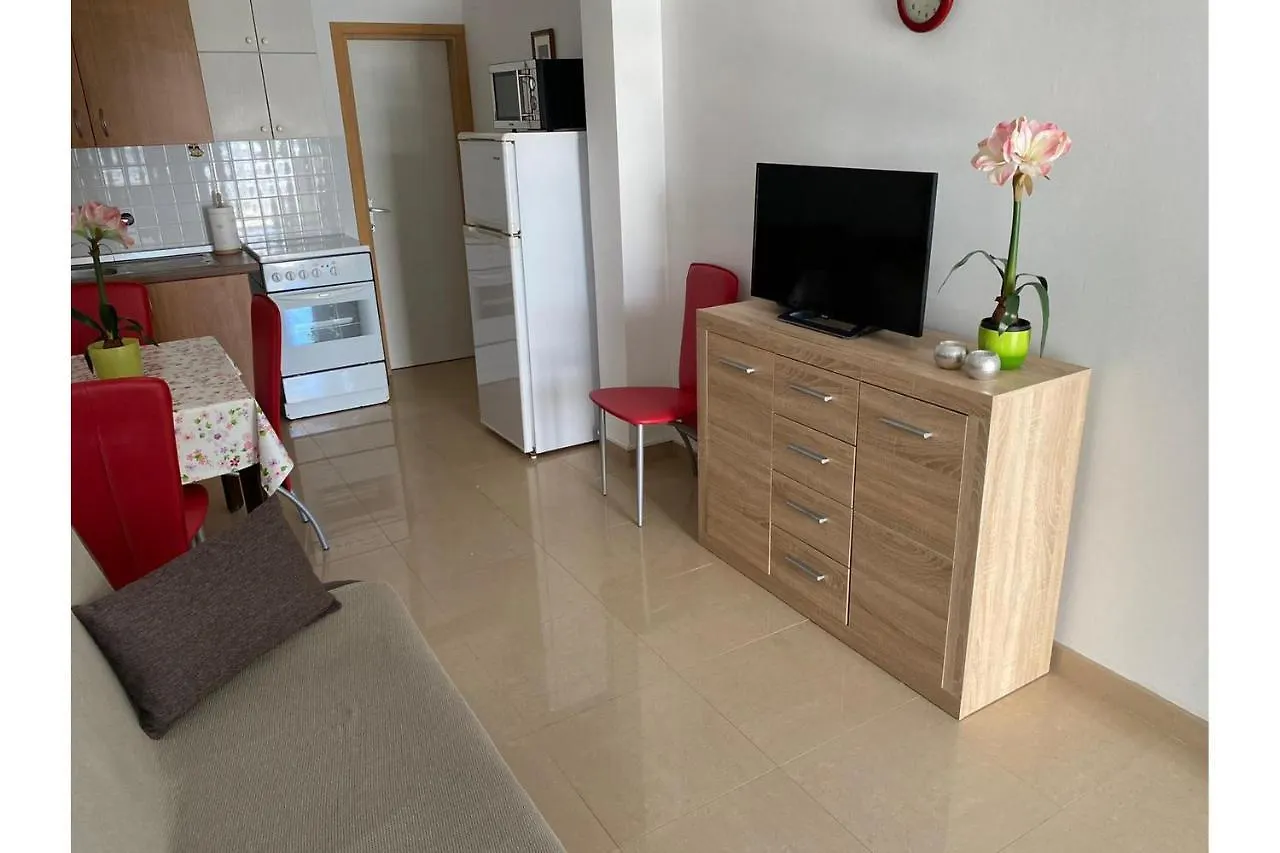Apartment Nuka - One Bedroom Apartment With Terrace Vir