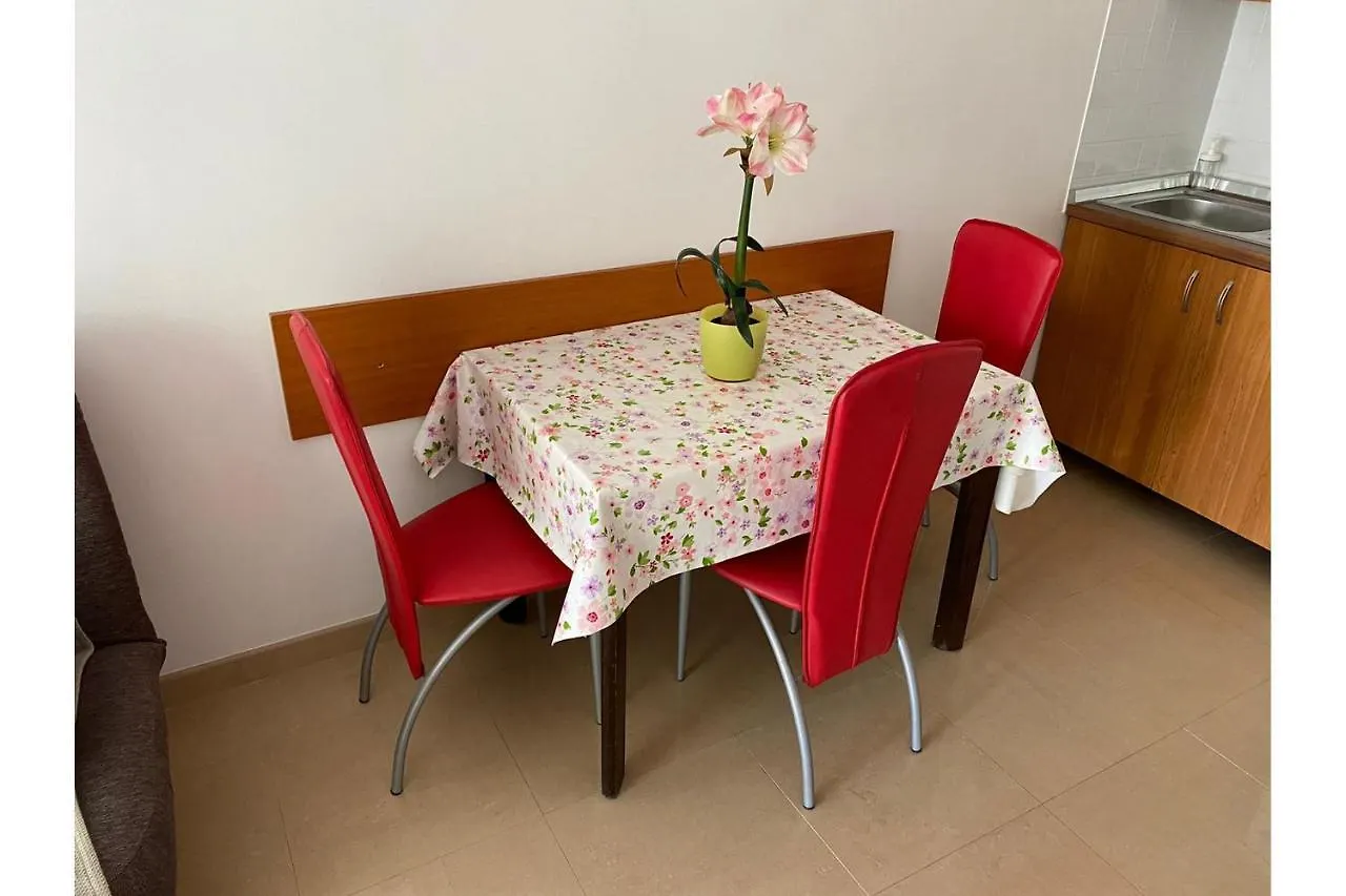 Apartment Nuka - One Bedroom Apartment With Terrace Vir